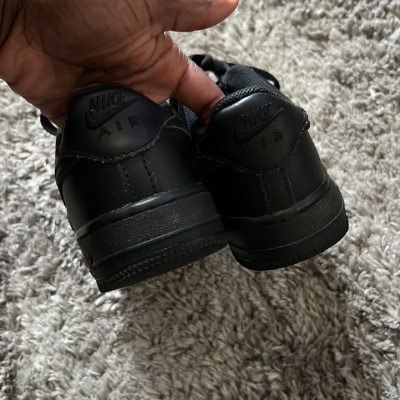 Nike - Picture 3 of 4